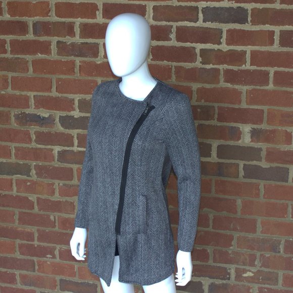 Banana Republic | Asymmetrical Zip Fleece Jacket | Black/Grey Herringbone | S/P - Picture 4 of 11